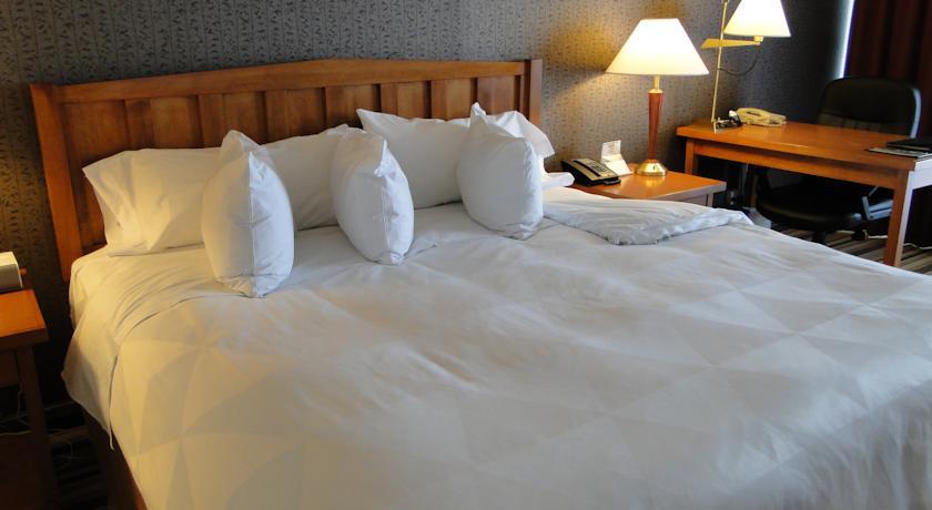 Doubletree By Hilton Calgary North Hotel Kültér fotó