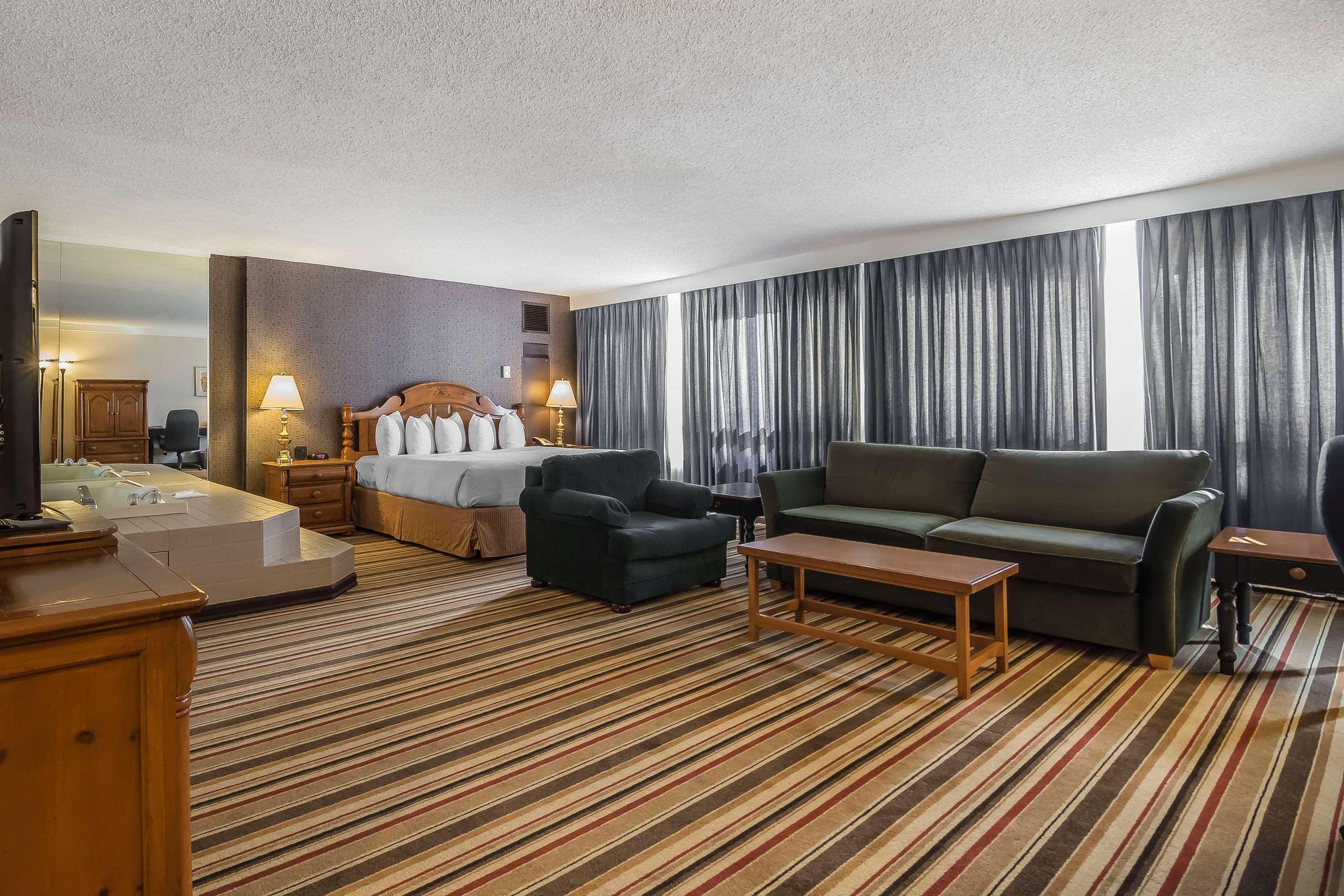 Doubletree By Hilton Calgary North Hotel Kültér fotó