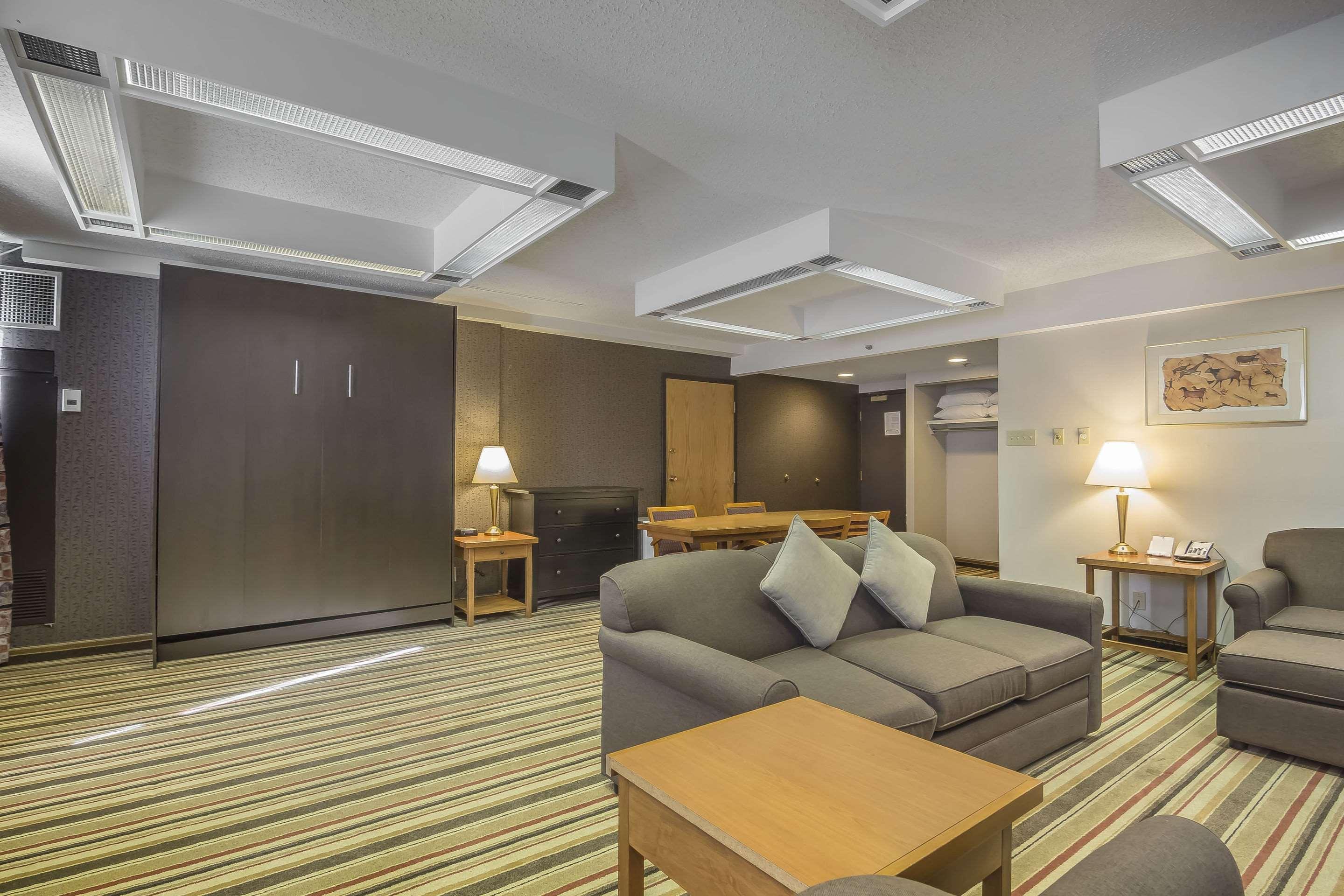 Doubletree By Hilton Calgary North Hotel Kültér fotó