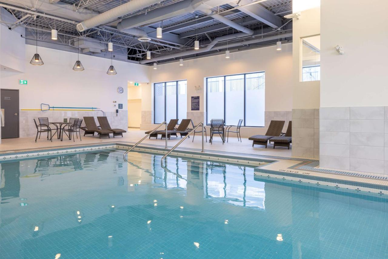 Doubletree By Hilton Calgary North Hotel Kültér fotó