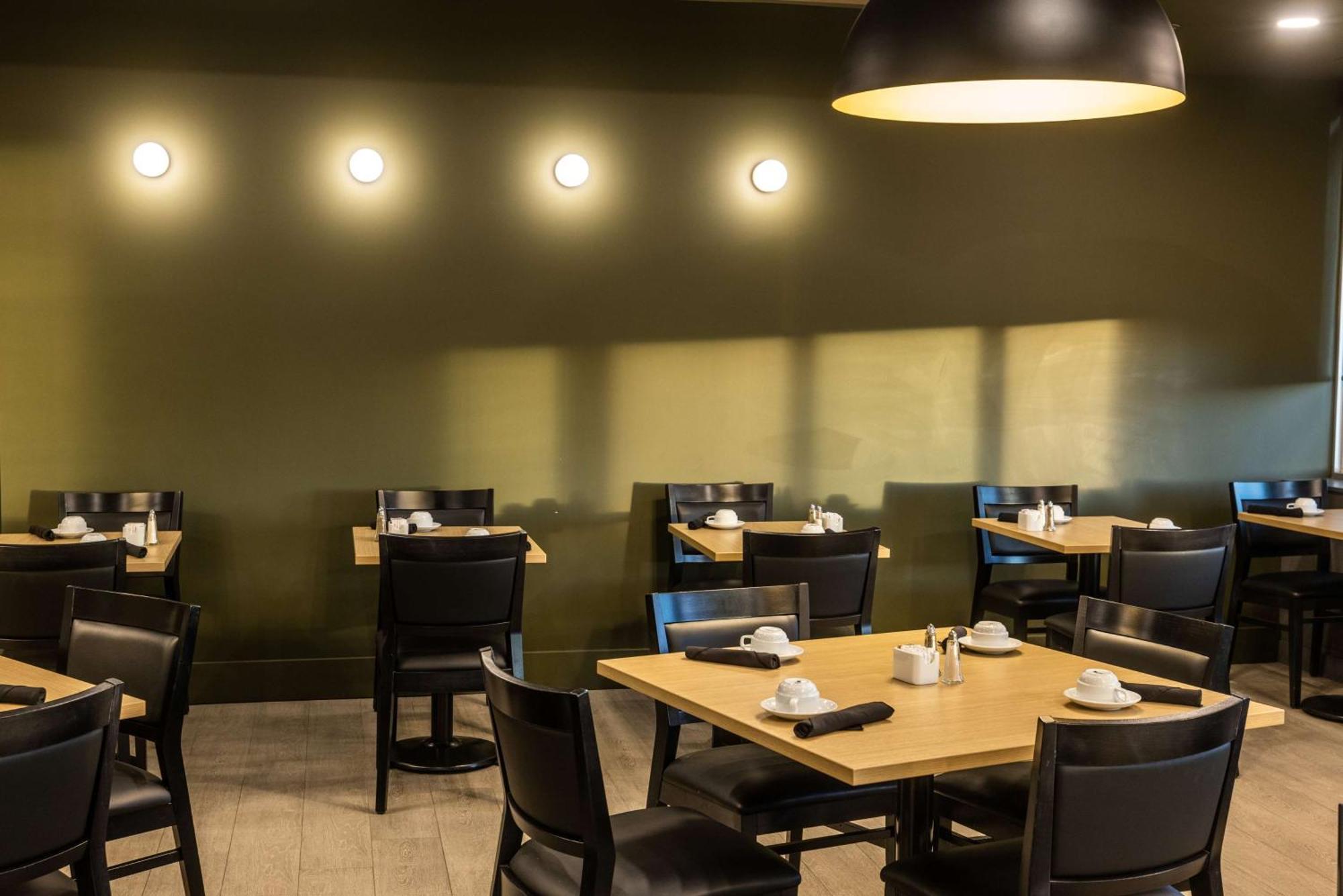 Doubletree By Hilton Calgary North Hotel Kültér fotó