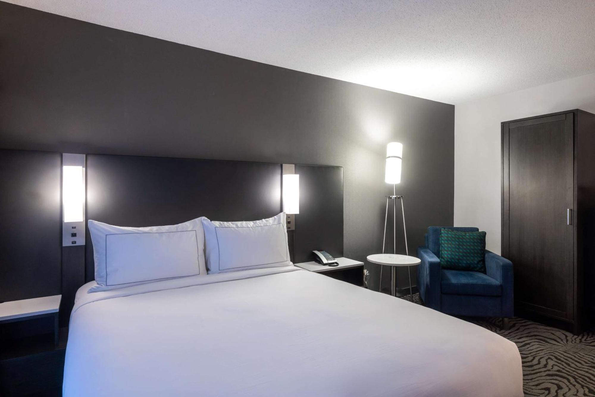Doubletree By Hilton Calgary North Hotel Kültér fotó
