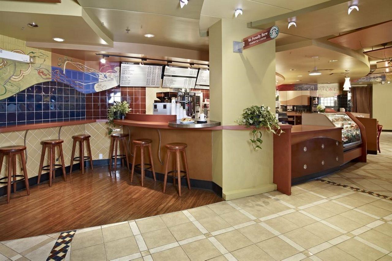 Doubletree By Hilton Calgary North Hotel Kültér fotó